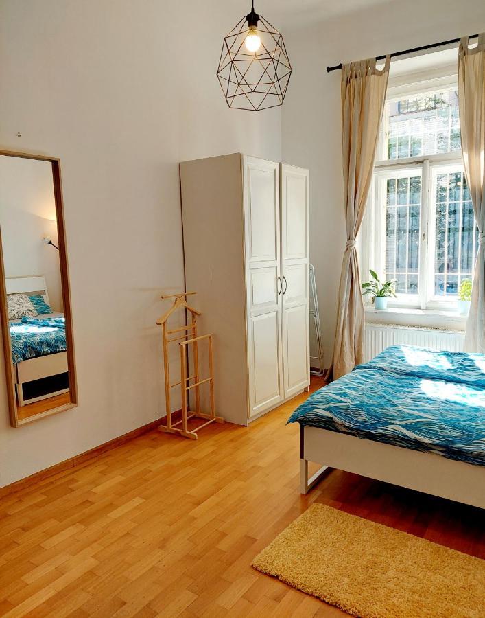 Cozy studio in Vinohrady Praga Esterno foto
